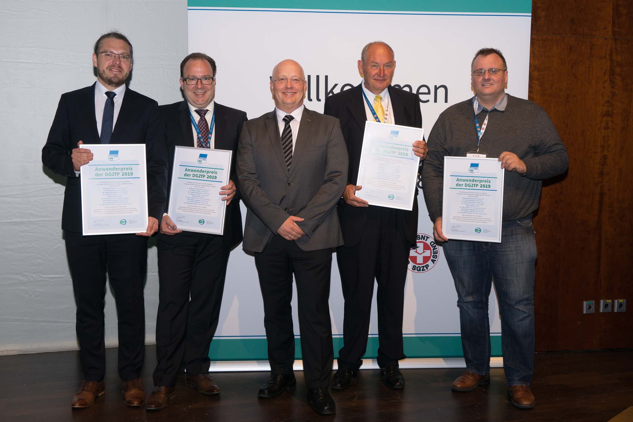 Die Preisträger des DGZfP Anwenderpreises 2019 Johannes Vrana, Karsten Kolk, Werner Heinrich, Hubert Mooshofer